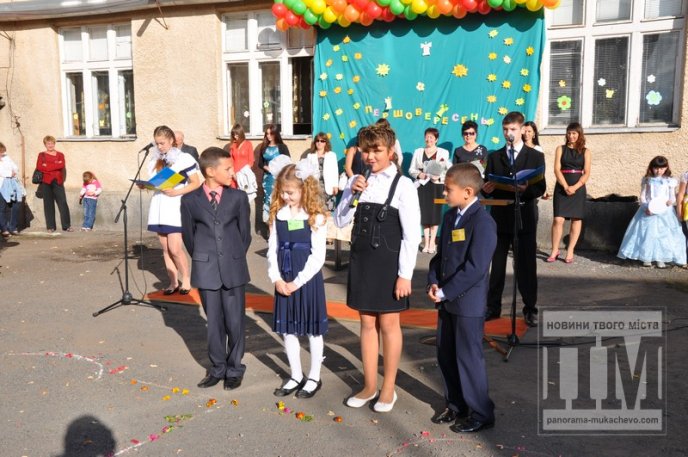 У Мукачівській ЗОШ №7 відбулось урочисте свято Першого дзвоника (ФОТОРЕПОРТАЖ) – 25