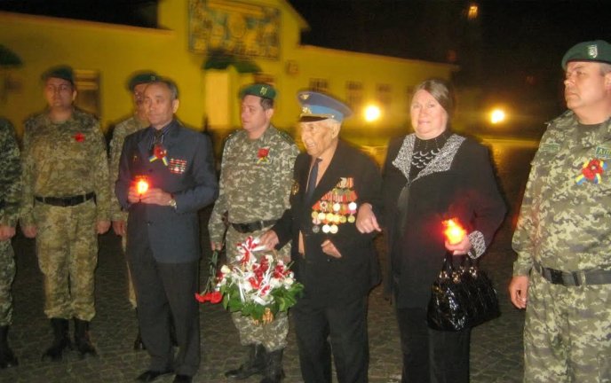 Прикордонники Мукачівського загону відзначили "Першу хвилину миру" – 02