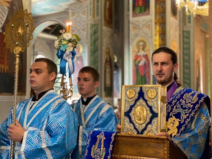 Друга пречиста: Митрополит Феодор провів Божественну літургію в Мукачеві – 13