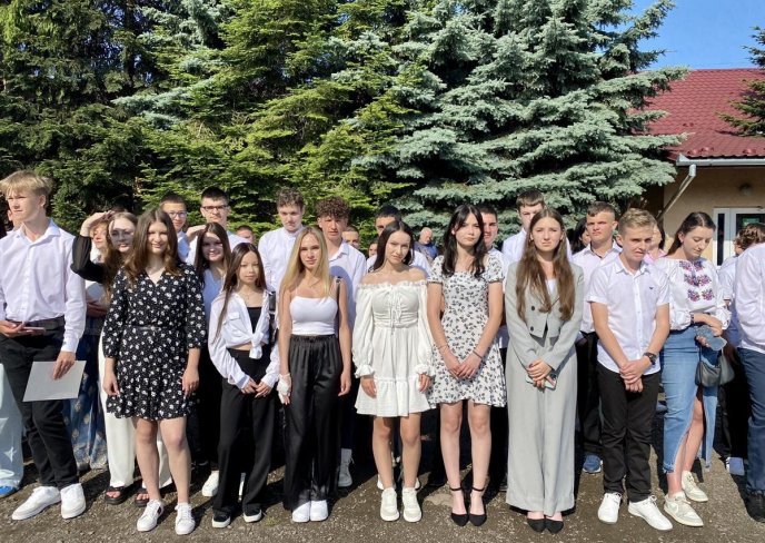 У школах Мукачівської громади пролунав останній дзвоник – 05