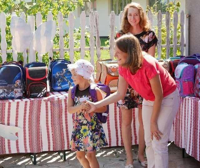 Патрульні поліцейські долучилися до соціальної акції для школярів «Перший портфелик» – 04