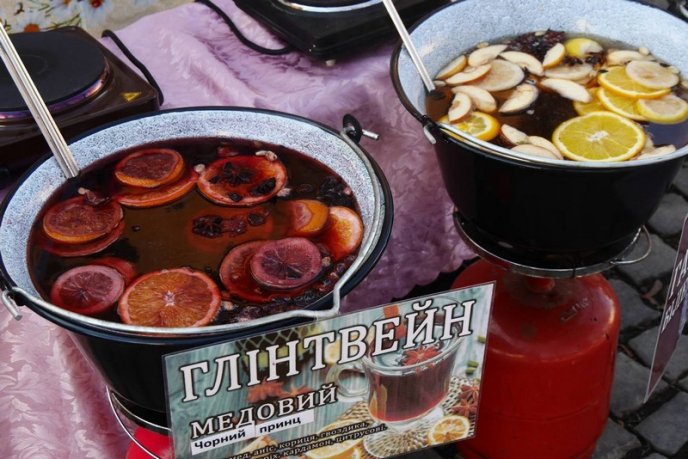 В Ужгороді розпочався триденний "Медовуха Фест" – 18