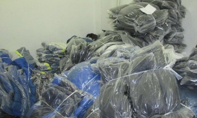 На в’їзді в Закарпаття угорські поліцейські затримали контрабандистів з подвійним громадянством, які переправляли партії одягу – 04