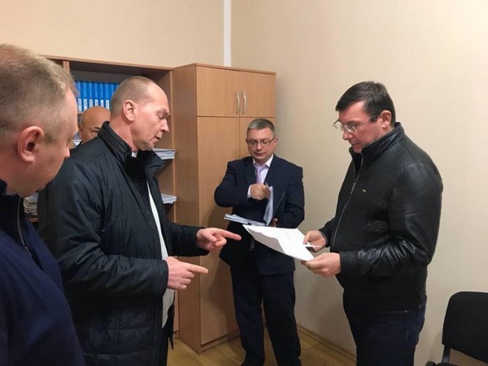 Після візиту Юрія Луценка у Тячівську прокуратуру на місцевого прокурора завели справу  – 01