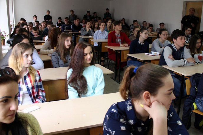 Львівська письменниця Галина Рис презентувала книги ужгородським студентам – 03