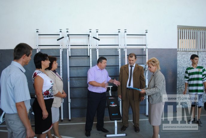 Баркасівська ЗОШ отримала від керівництва району сертифікат на новий комплект спортобладнання (ФОТО) – 05