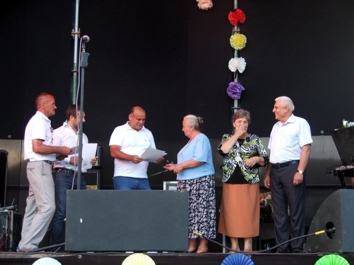 У Кольчині на Мукачівщині започаткували свято селищної ради – 06