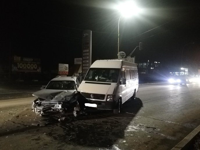 В Ужгороді трапилася масштабна аварія: є постраждалі – 04