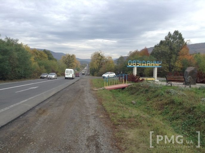 У Чинадієві біля ресторану "Козачок" обстріляли "Mercedes" місцевого жителя – 07