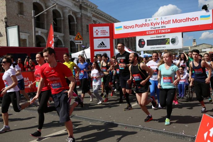 Мукачівець Сергій Расчупкін отримав відзнаку Київського напівмарафону – 03