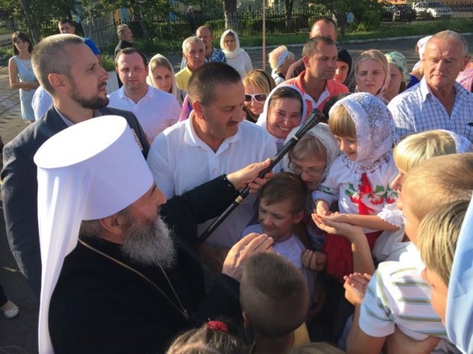 Як в аеропорту "Ужгород" предстоятеля УПЦ МП митрополита Онуфрія зустрічали  – 15