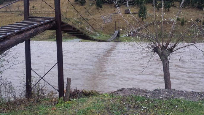 У Міжгір’ї через зливи піднявся рівень води у річці Ріка – 03