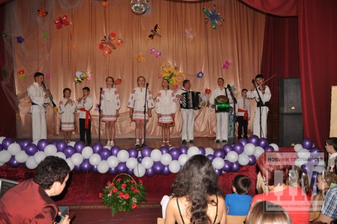 У Мукачеві відбулася святкова шоу-програма "Дитинство в сонячних долонях" (ФОТОРЕПОРТАЖ) – 19