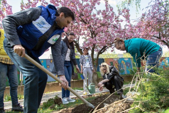 Фондом "Регіон Карпат NEEKA" висаджено понад 250 дерев – 01 Фондом "Регіон Карпат NEEKA" висаджено понад 250 дерев – 01