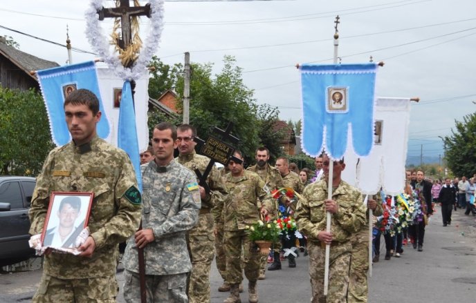 У Буштині попрощались з бійцем АТО Павлом Дурундою – 09