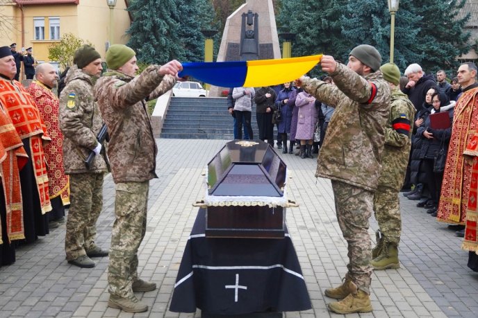 Сьогодні поховали захисника, який загинув у жовтні минулого року – 08