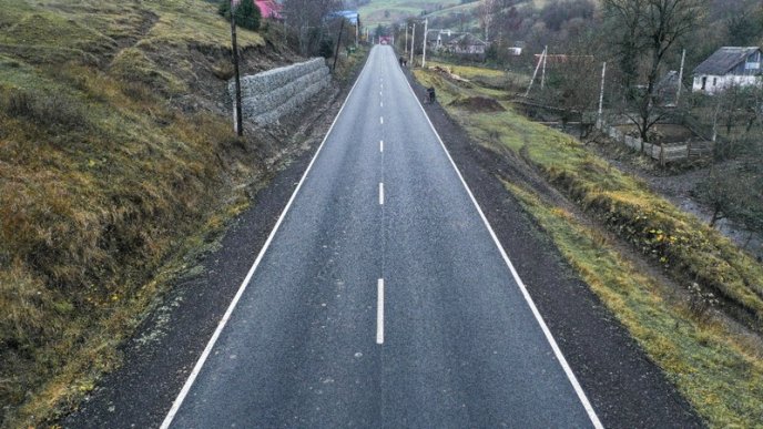 На ремонт однієї з доріг на Закарпатті витратили 30 мільйонів – 02