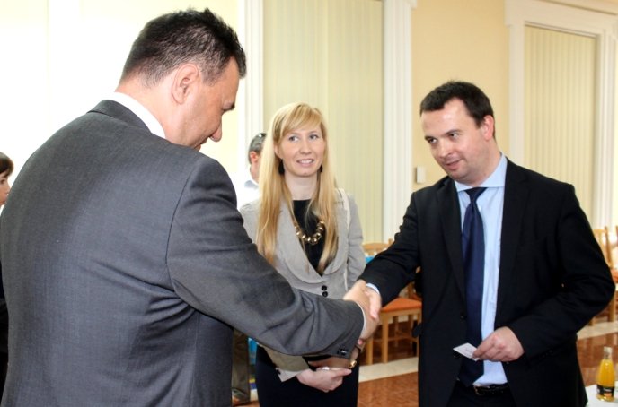 Керівництво Закарпаття підписало угоду з 10-ма регіонами Угорщини, Румунії та Сербії – 16