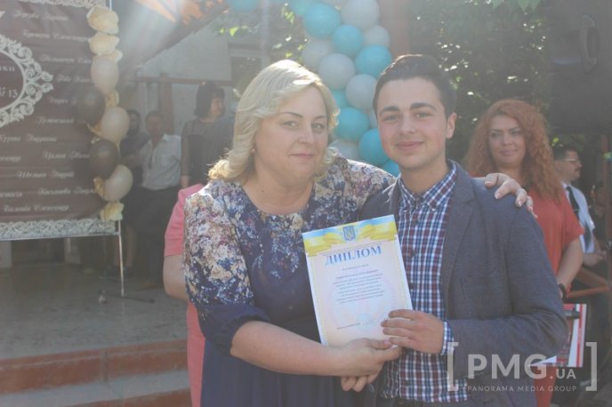 Свято останнього дзвоника відзначили у Мукачівській ЗОШ №13 – 30