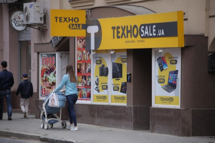 У Мукачеві демонтують ще 9 об’єктів зовнішньої реклами – 02 У Мукачеві демонтують ще 9 об’єктів зовнішньої реклами – 02