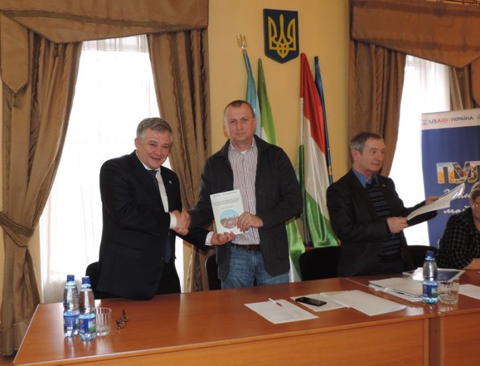 Берегово ініціює створення ОТГ спільно з навколишніми селами – 07