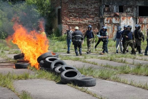 Закарпатські правоохоронці ліквідували масові заворушення – 01