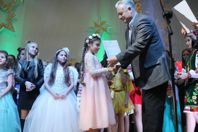 У Мукачеві визначили найспівучіших вокалістів « Різдвяної зіроньки 2018» – 01