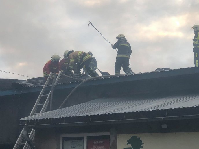 В Хусті масштабна пожежа: оприлюднено відео з місця події – 06 В Хусті масштабна пожежа: оприлюднено відео з місця події – 06