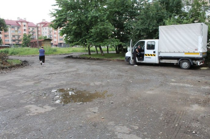 У Мукачеві на бульварі Гойди ремонтують проїзд – 04