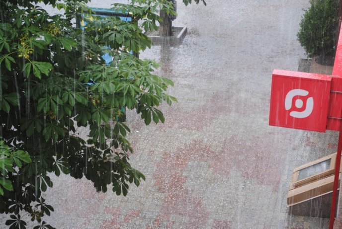 Мукачевом пронісся сильний град (ФОТО) – 05