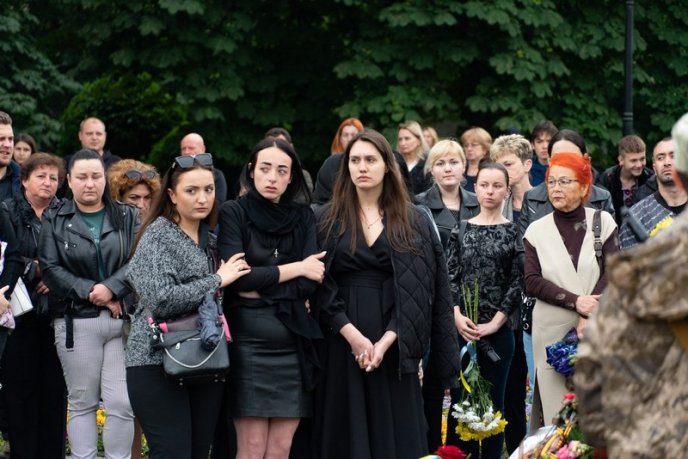 На Закарпатті поховали 27-річного військового – 06