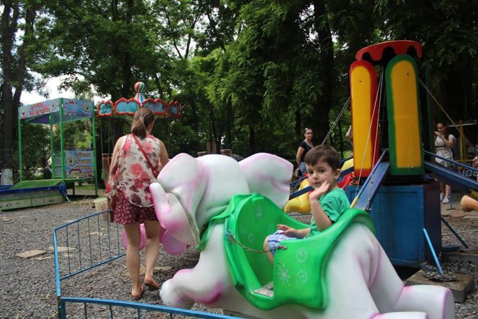 У Боздоському парку в Ужгороді розпочалося святкування Дня захисту дітей – 08
