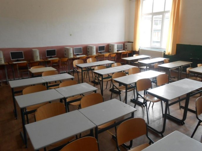 Школи Рахівщини отримали парти європейського зразка – 06