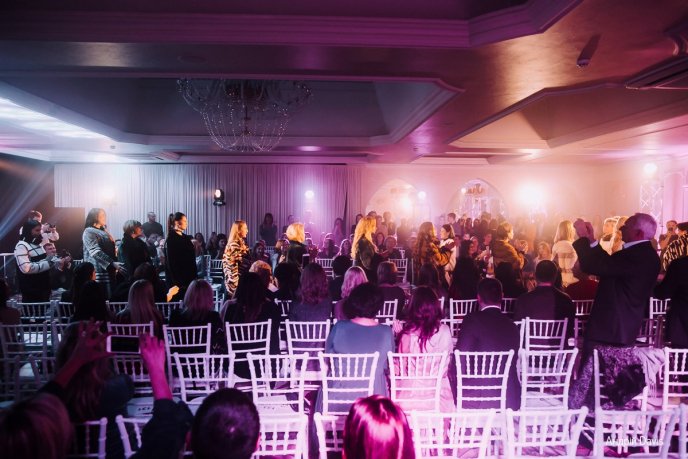 Мода заради життя: на Закарпатті відбувся ІІІ-й благодійний показ мод дизайнерки Роксолани Новак – 179