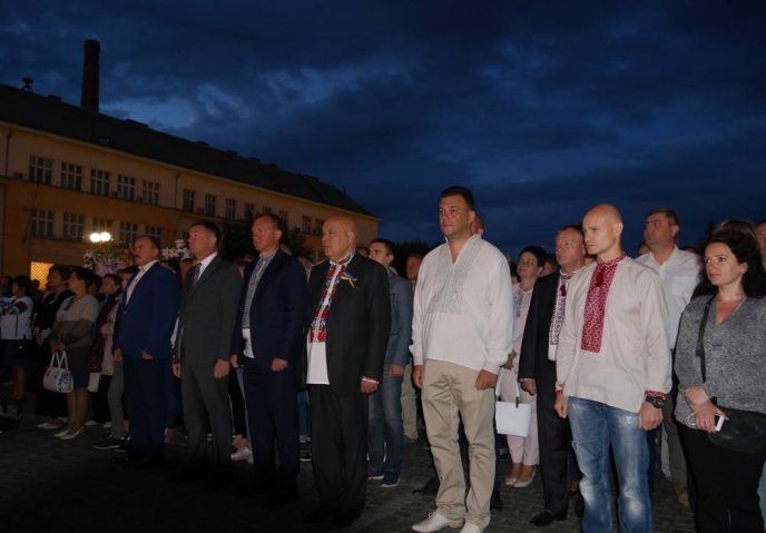 Ужгород молитвою за рідну країну зустрів сьогодні схід сонця і День Незалежності України – 03