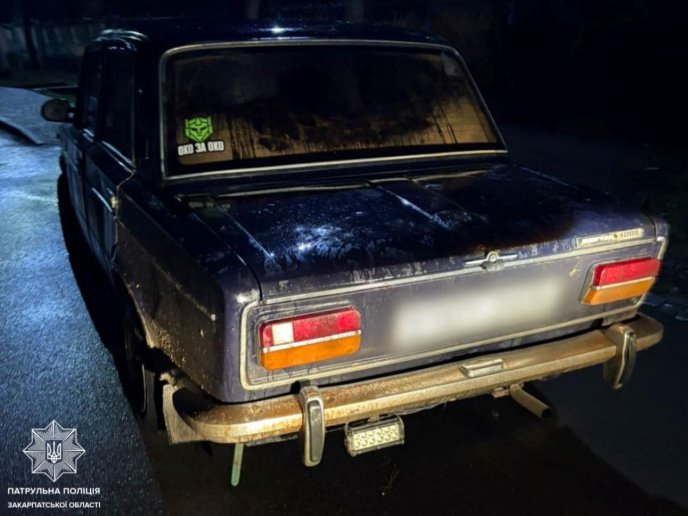Водій не вперше сів за кермом напідпитку / фото: Патрульна поліція Закарпаття