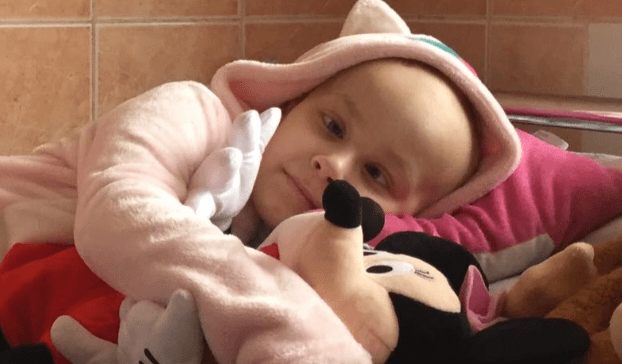 У маленької дівчинки із Закарпаття виявили страшну хворобу – 01