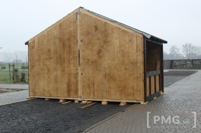 Сьогодні у Парку Перемоги у Мукачеві з’являться кілька дерев’яних будиночків – 03