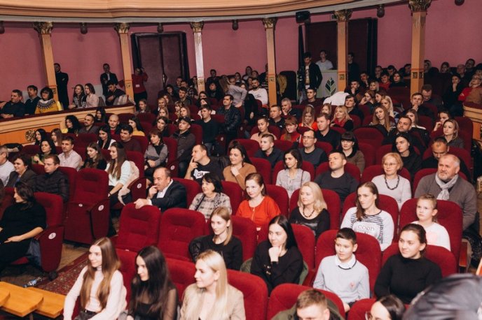 "Мукачево майліпшоє": як гумористи містян веселили – 25