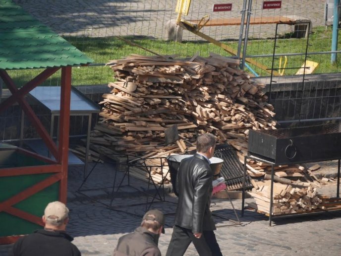 В Ужгороді тривають останні приготування до старту "Sakura Wine" – 02