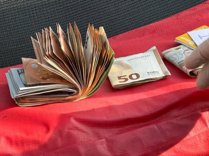 Резонансне викриття: поліція затримала чоловіків, які обкрадали квартири закарпатців – 04