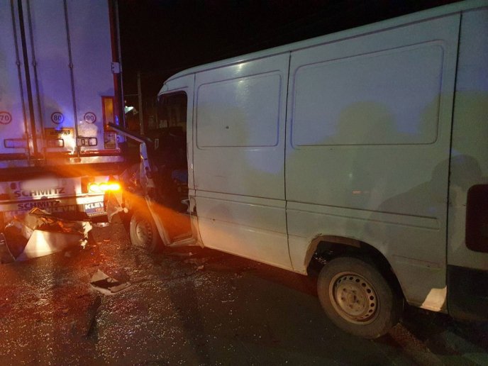 Рятувальники показали наслідки ДТП, яка сталась вночі у Виноградові – 03 Рятувальники показали наслідки ДТП, яка сталась вночі у Виноградові – 03