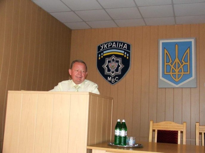 З професійним святом мукачівських поліцейських привітали почесними грамотами та подяками – 05