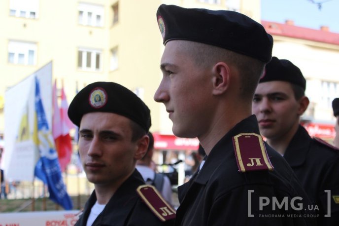 У Мукачеві урочисто відкрили чемпіонат світу зі слідової роботи службових собак – 01