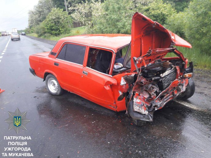 8 ДТП за добу: патрульні показали фото розбитих автівок – 04