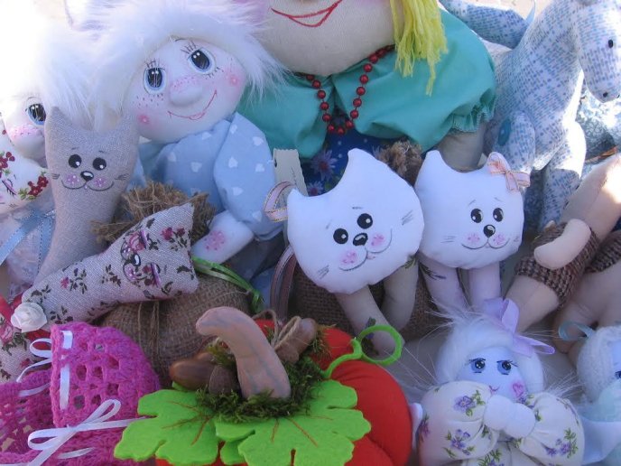 В Ужгороді стартував ляльковий ярмарок  – 04