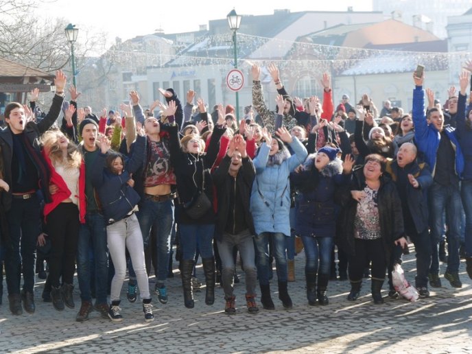 В Ужгороді зафіксували новий рекорд із наймасовіших обіймів в Україні – 11