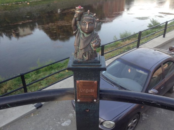 В ужгородської Свободки з’явився маяк – 07 В ужгородської Свободки з’явився маяк – 07