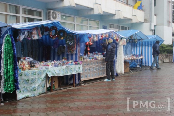 У Мукачеві розпочався новорічний ярмарок – 04