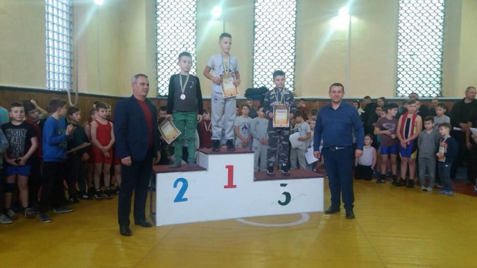 Новорічний турнір зібрав у Тячеві 120 юних борців греко-римського стилю – 01